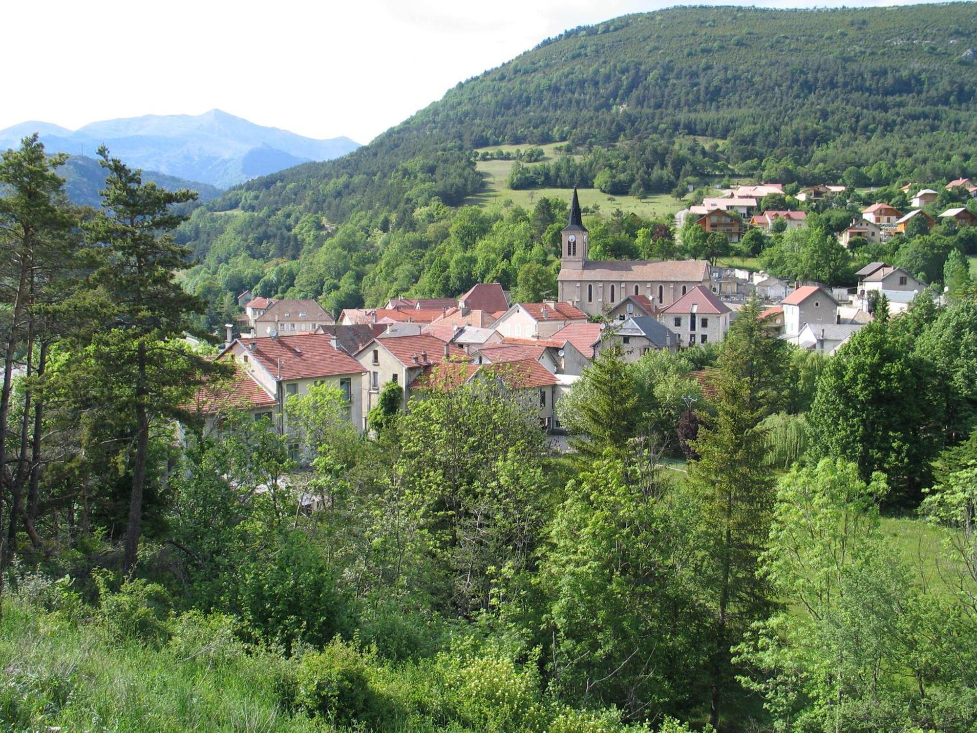 Hotel Restaurant Les Alpins Saint-Julien-en-Beauchêne Buitenkant foto