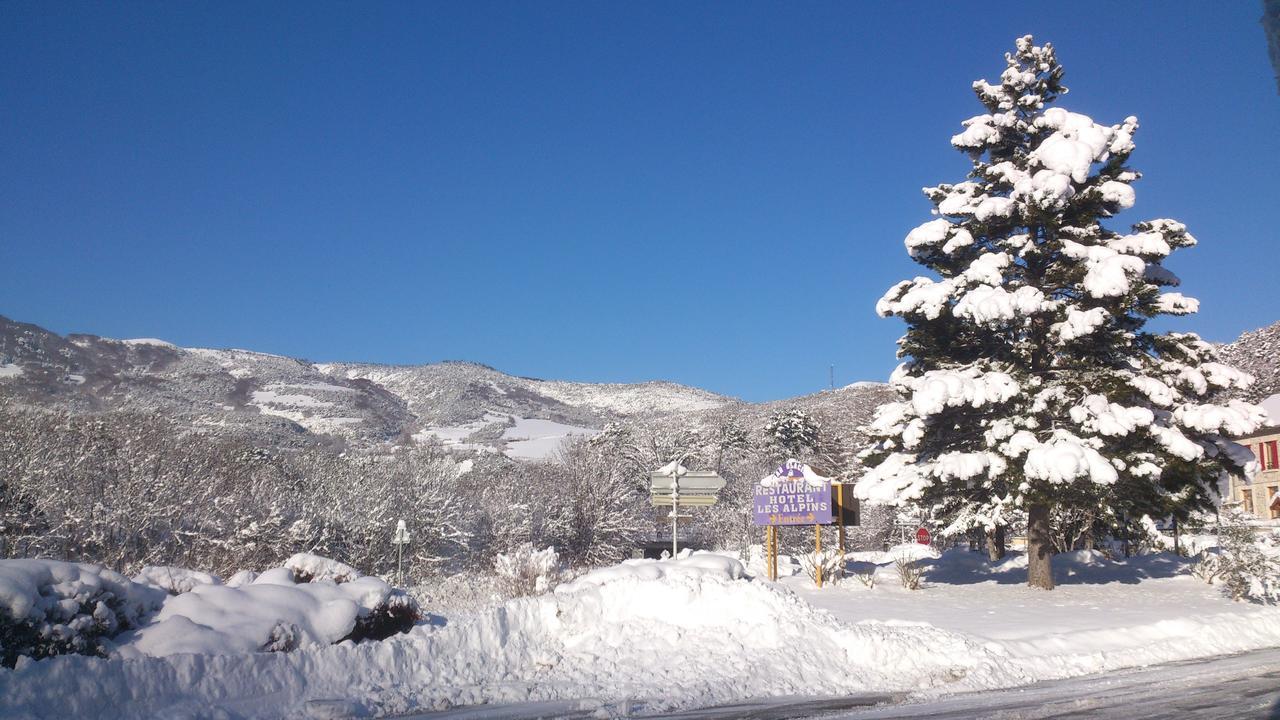 Hotel Restaurant Les Alpins Saint-Julien-en-Beauchêne Buitenkant foto