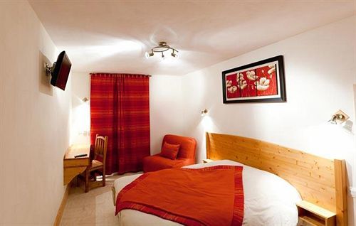 Hotel Restaurant Les Alpins Saint-Julien-en-Beauchêne Buitenkant foto